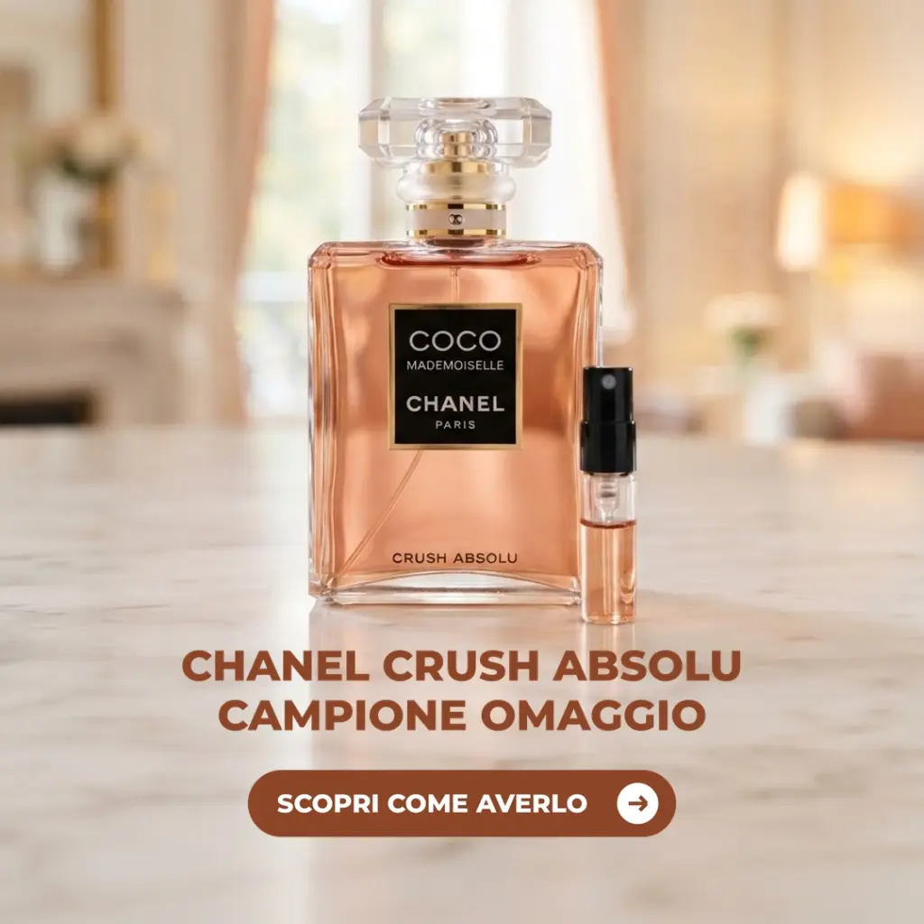 Profumo Chanel Coco Mademoiselle Crush Absolu con fialetta campione su un piano di marmo chiaro