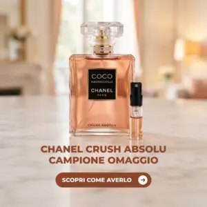 Profumo Chanel Coco Mademoiselle Crush Absolu con fialetta campione su un piano di marmo chiaro