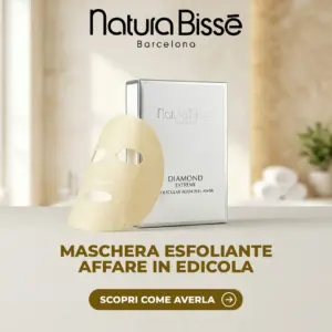 Maschera esfoliante Natura Bissé Diamond Extreme Peel-Mask con la sua confezione, in edicola con Elle
