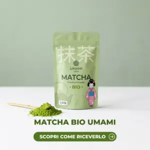 Confezione di matcha biologico UMAMI Premium Grade con polvere di tè verde e cucchiaino di bambù